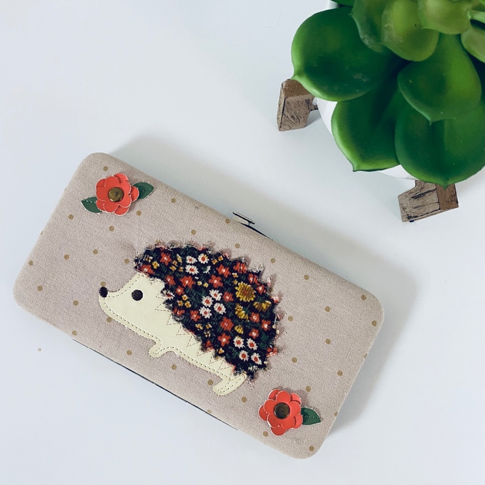 ✨Hedgehog Clutch 🦔✨